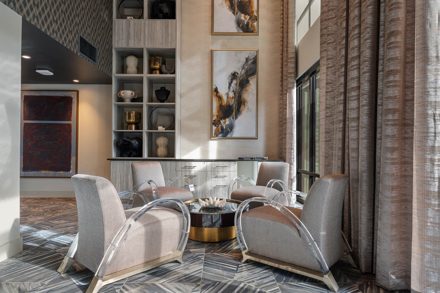 Aura Apache is a similar property to Galleria Palms Apartments located in Tempe